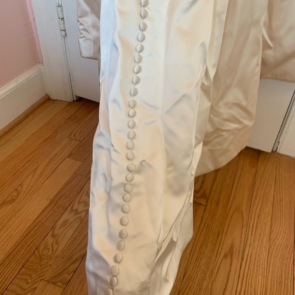 NWOT Jenny Lee wedding dress never worn - Picture 3 of 8